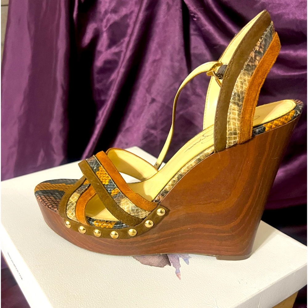 5 in Jessica Simpson platform wedges- gentle used